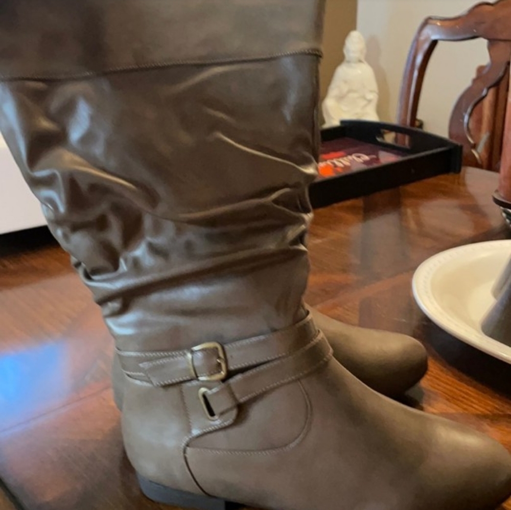 Taupe boots 12